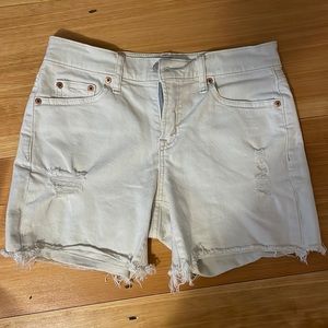 Ladies Gap distresses ecru/off white denim cutoff short
